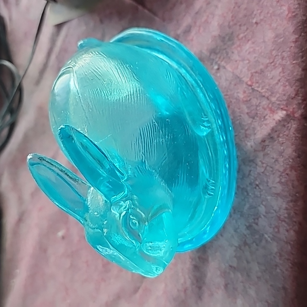 The blue bunny candy dish